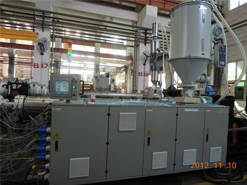 HDPE PP paipu extrusion mīkini (1)